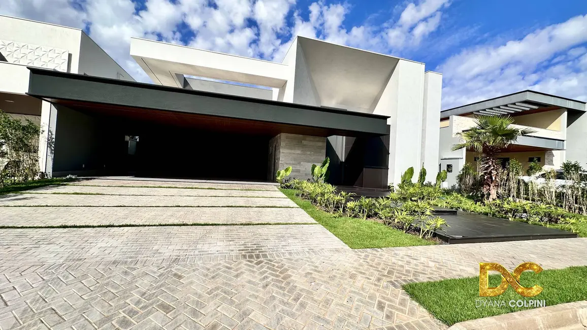 Casa de Condomínio com 4 quartos à venda, 400m2 em Morada dos Nobres, Cuiaba - MT - imagem 1 Foto 1 de Casa de Condomínio com 4 quartos à venda, 400m2 em Morada dos Nobres, Cuiaba - MT