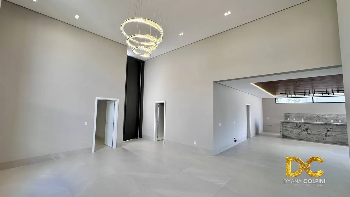 Casa de Condomínio com 4 quartos à venda, 400m2 em Morada dos Nobres, Cuiaba - MT - imagem 8 Foto 8 de Casa de Condomínio com 4 quartos à venda, 400m2 em Morada dos Nobres, Cuiaba - MT