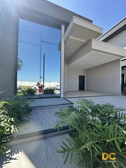 Casa de Condomínio com 3 quartos à venda, 182m2 em Morada dos Nobres, Cuiaba - MT - imagem 3 Foto 3 de Casa de Condomínio com 3 quartos à venda, 182m2 em Morada dos Nobres, Cuiaba - MT