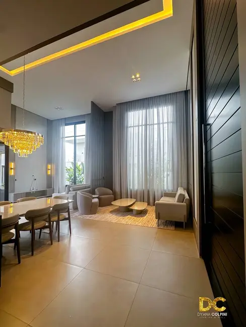 Casa de Condomínio com 3 quartos à venda, 205m2 em Ribeirão do Lipa, Cuiaba - MT - imagem 8 Foto 8 de Casa de Condomínio com 3 quartos à venda, 205m2 em Ribeirão do Lipa, Cuiaba - MT