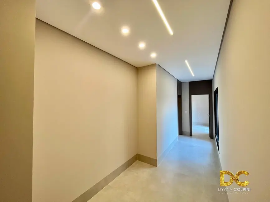 Foto 9 de Casa de Condomínio com 4 quartos à venda, 300m2 em Núcleo Habitacional Sucuri, Cuiaba - MT