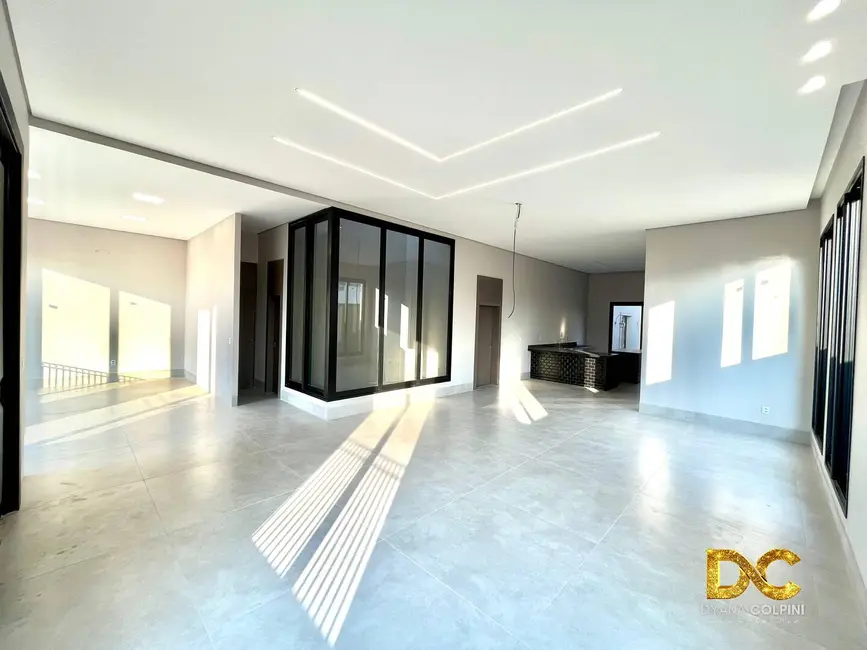 Foto 5 de Casa de Condomínio com 4 quartos à venda, 300m2 em Núcleo Habitacional Sucuri, Cuiaba - MT