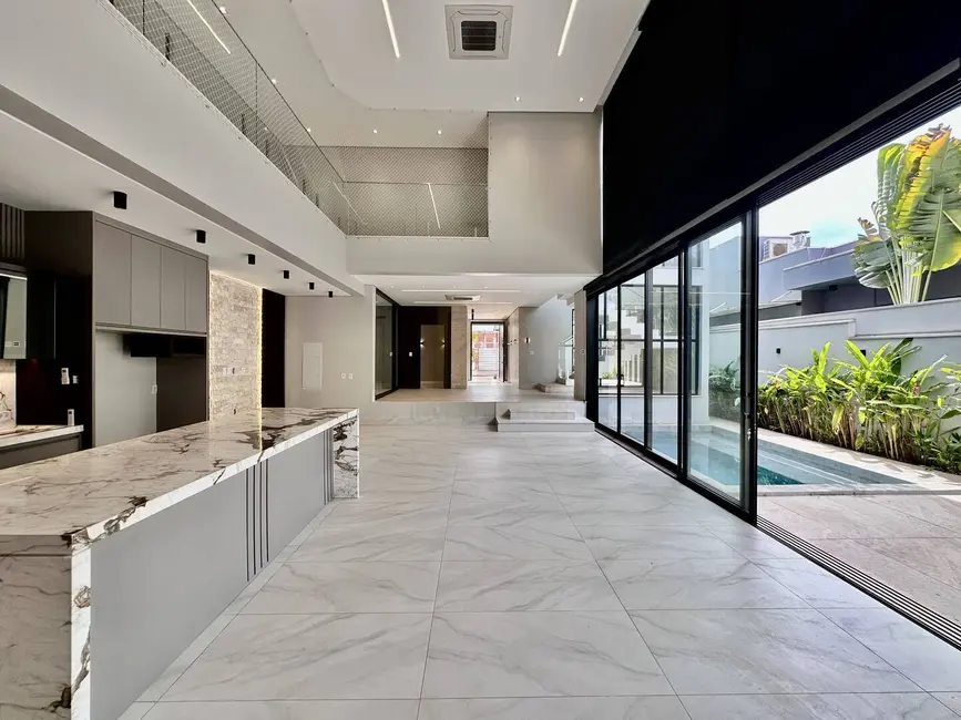 Foto 9 de Casa de Condomínio com 5 quartos à venda, 394m2 em Ribeirão do Lipa, Cuiaba - MT