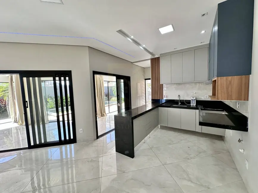 Casa de Condomínio com 4 quartos à venda, 247m2 em Cuiaba - MT - imagem 9 Foto 9 de Casa de Condomínio com 4 quartos à venda, 247m2 em Cuiaba - MT