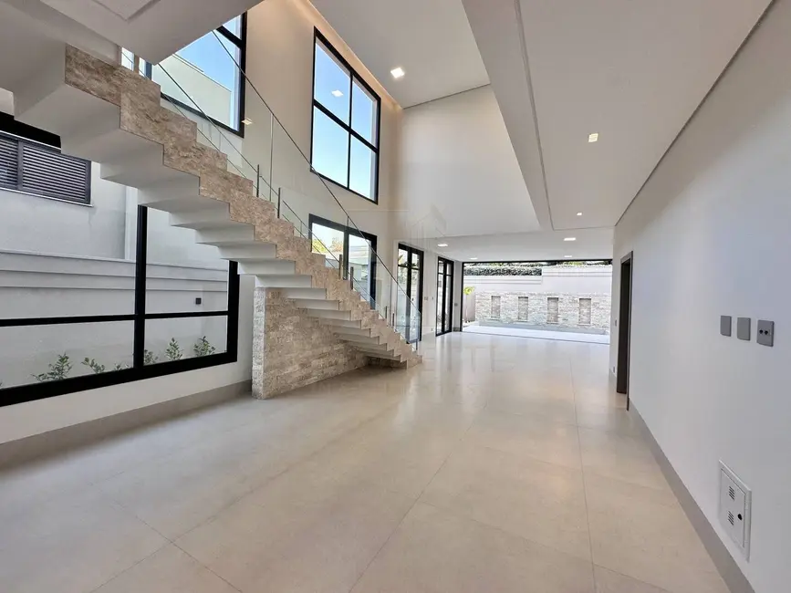 Foto 6 de Casa de Condomínio com 4 quartos à venda em Ribeirão do Lipa, Cuiaba - MT