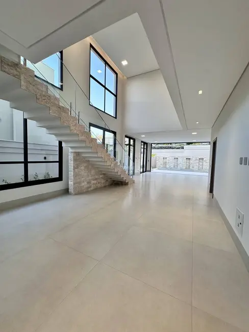 Foto 4 de Casa de Condomínio com 4 quartos à venda em Ribeirão do Lipa, Cuiaba - MT