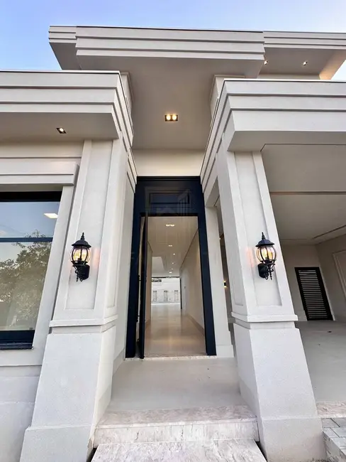 Foto 3 de Casa de Condomínio com 4 quartos à venda em Ribeirão do Lipa, Cuiaba - MT