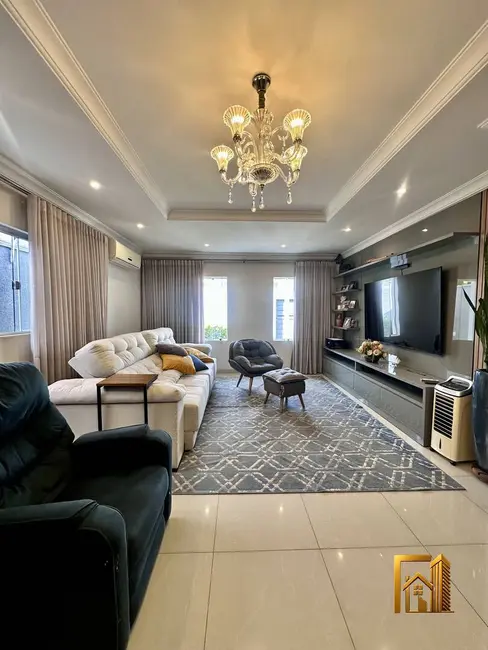 Casa com 4 quartos à venda, 268m2 em Jardim Shangri-Lá, Cuiaba - MT - imagem 3 Foto 3 de Casa com 4 quartos à venda, 268m2 em Jardim Shangri-Lá, Cuiaba - MT