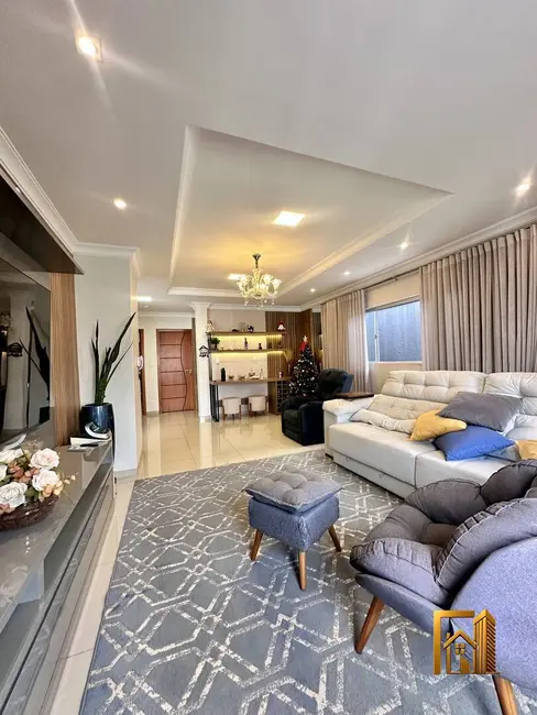 Casa com 4 quartos à venda, 268m2 em Jardim Shangri-Lá, Cuiaba - MT - imagem 2 Foto 2 de Casa com 4 quartos à venda, 268m2 em Jardim Shangri-Lá, Cuiaba - MT