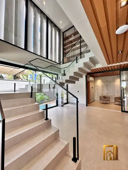 Casa de Condomínio com 3 quartos à venda, 381m2 em Núcleo Habitacional Sucuri, Cuiaba - MT - imagem 8 Foto 8 de Casa de Condomínio com 3 quartos à venda, 381m2 em Núcleo Habitacional Sucuri, Cuiaba - MT