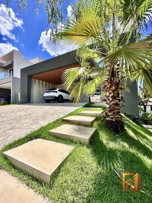 Casa de Condomínio com 3 quartos à venda, 381m2 em Núcleo Habitacional Sucuri, Cuiaba - MT - imagem 2 Foto 2 de Casa de Condomínio com 3 quartos à venda, 381m2 em Núcleo Habitacional Sucuri, Cuiaba - MT