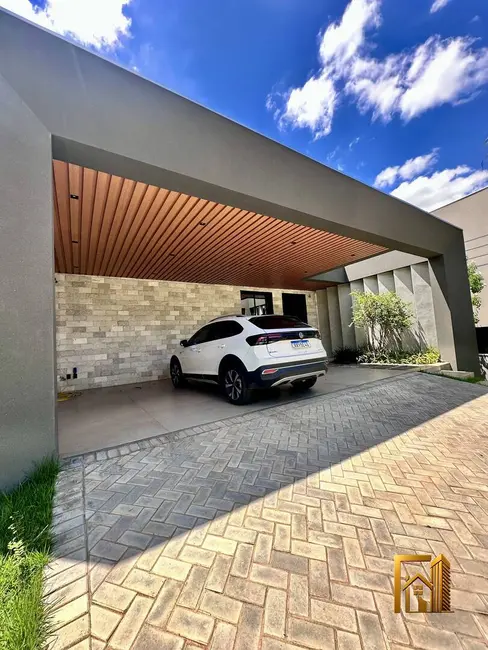 Casa de Condomínio com 3 quartos à venda, 381m2 em Núcleo Habitacional Sucuri, Cuiaba - MT - imagem 1 Foto 1 de Casa de Condomínio com 3 quartos à venda, 381m2 em Núcleo Habitacional Sucuri, Cuiaba - MT