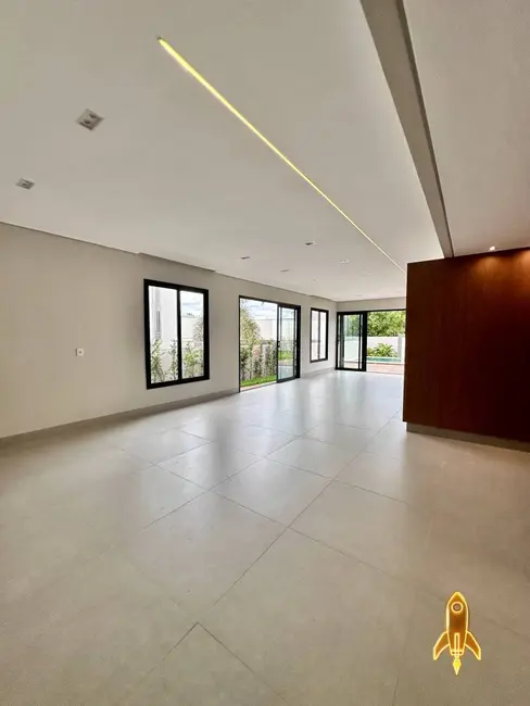 Casa de Condomínio com 3 quartos à venda, 312m2 em Condomínio Florais Cuiabá Residencial, Cuiaba - MT - imagem 4 Foto 4 de Casa de Condomínio com 3 quartos à venda, 312m2 em Condomínio Florais Cuiabá Residencial, Cuiaba - MT