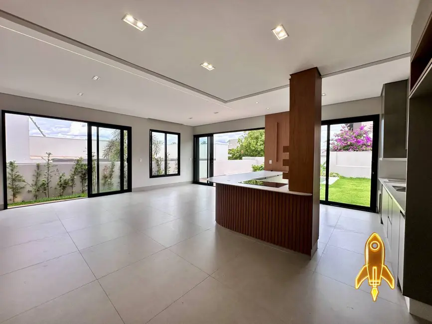 Casa de Condomínio com 3 quartos à venda, 312m2 em Condomínio Florais Cuiabá Residencial, Cuiaba - MT - imagem 8 Foto 8 de Casa de Condomínio com 3 quartos à venda, 312m2 em Condomínio Florais Cuiabá Residencial, Cuiaba - MT