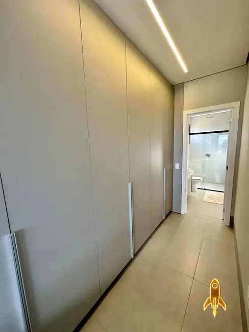 Foto 23 de Casa de Condomínio com 3 quartos à venda, 236m2 em Ribeirão do Lipa, Cuiaba - MT