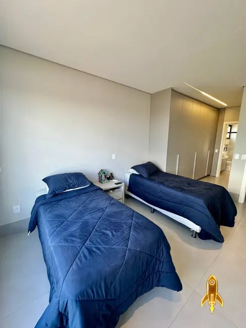 Foto 22 de Casa de Condomínio com 3 quartos à venda, 236m2 em Ribeirão do Lipa, Cuiaba - MT