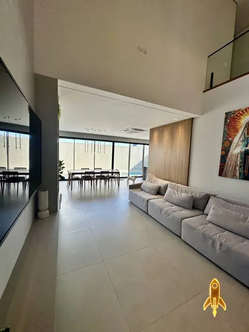 Foto 35 de Casa de Condomínio com 3 quartos à venda, 236m2 em Ribeirão do Lipa, Cuiaba - MT