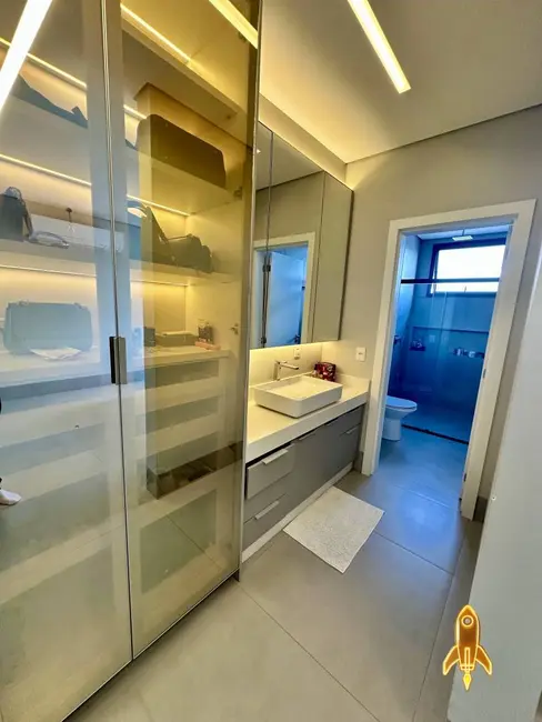 Foto 11 de Casa de Condomínio com 3 quartos à venda, 236m2 em Ribeirão do Lipa, Cuiaba - MT