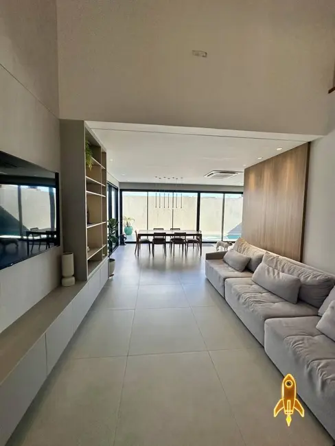 Foto 5 de Casa de Condomínio com 3 quartos à venda, 236m2 em Ribeirão do Lipa, Cuiaba - MT