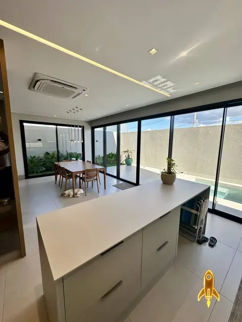 Foto 34 de Casa de Condomínio com 3 quartos à venda, 236m2 em Ribeirão do Lipa, Cuiaba - MT