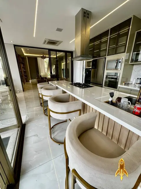 Foto 5 de Casa de Condomínio com 4 quartos à venda, 297m2 em Cuiaba - MT