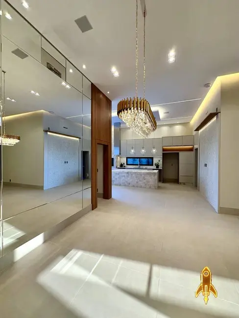 Casa de Condomínio com 3 quartos à venda, 252m2 em Ribeirão do Lipa, Cuiaba - MT - imagem 5 Foto 5 de Casa de Condomínio com 3 quartos à venda, 252m2 em Ribeirão do Lipa, Cuiaba - MT