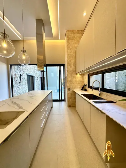 Casa de Condomínio com 3 quartos à venda, 252m2 em Ribeirão do Lipa, Cuiaba - MT - imagem 8 Foto 8 de Casa de Condomínio com 3 quartos à venda, 252m2 em Ribeirão do Lipa, Cuiaba - MT