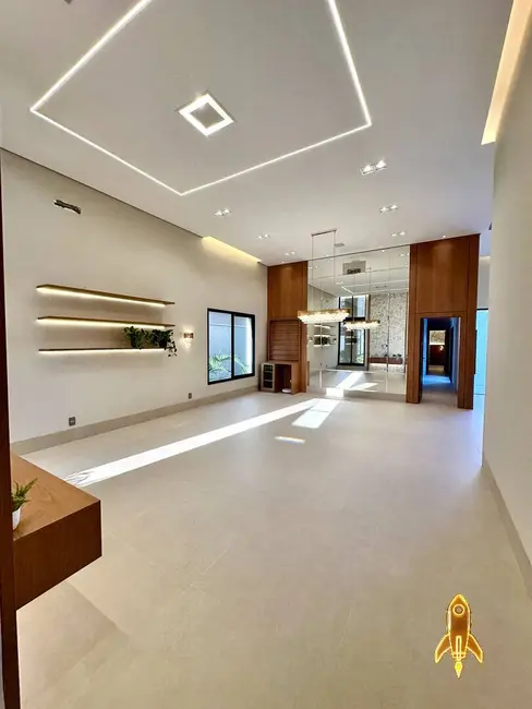 Casa de Condomínio com 3 quartos à venda, 252m2 em Ribeirão do Lipa, Cuiaba - MT - imagem 3 Foto 3 de Casa de Condomínio com 3 quartos à venda, 252m2 em Ribeirão do Lipa, Cuiaba - MT