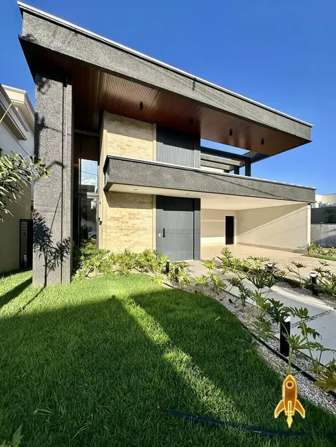 Casa de Condomínio com 3 quartos à venda, 252m2 em Ribeirão do Lipa, Cuiaba - MT - imagem 1 Foto 1 de Casa de Condomínio com 3 quartos à venda, 252m2 em Ribeirão do Lipa, Cuiaba - MT
