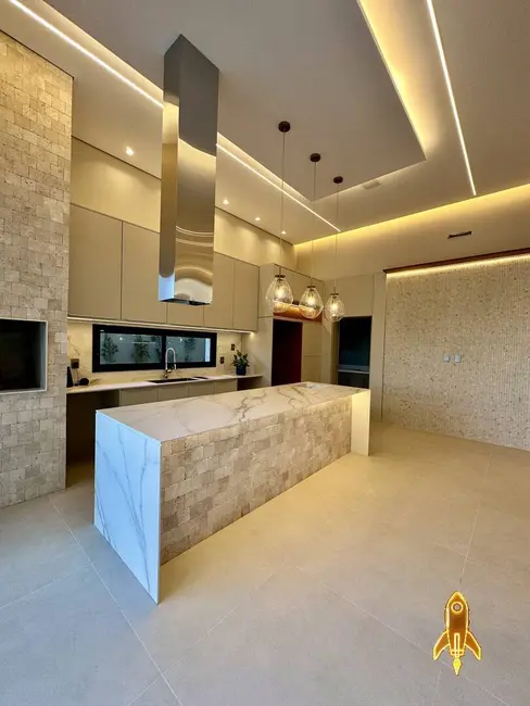 Casa de Condomínio com 3 quartos à venda, 252m2 em Ribeirão do Lipa, Cuiaba - MT - imagem 7 Foto 7 de Casa de Condomínio com 3 quartos à venda, 252m2 em Ribeirão do Lipa, Cuiaba - MT