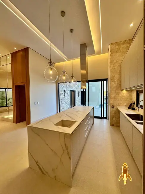 Casa de Condomínio com 3 quartos à venda, 252m2 em Ribeirão do Lipa, Cuiaba - MT - imagem 9 Foto 9 de Casa de Condomínio com 3 quartos à venda, 252m2 em Ribeirão do Lipa, Cuiaba - MT