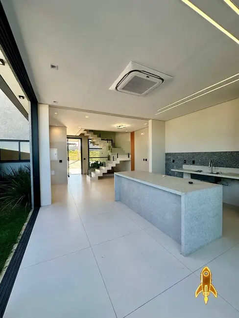 Foto 6 de Casa de Condomínio com 4 quartos à venda, 229m2 em Ribeirão do Lipa, Cuiaba - MT