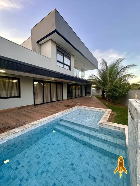 Foto 1 de Casa de Condomínio com 3 quartos à venda, 400m2 em Cuiaba - MT