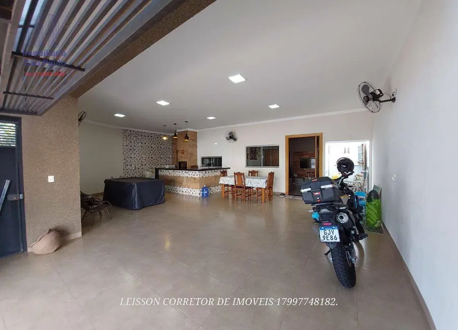 Foto 1 de Casa com 3 quartos à venda, 250m2 em Fernandopolis - SP