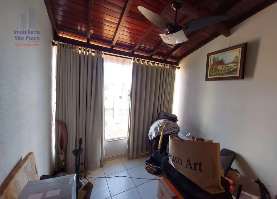 Sobrado com 3 quartos à venda, 150m2 em Fernandopolis - SP - imagem 9 Foto 9 de Sobrado com 3 quartos à venda, 150m2 em Fernandopolis - SP