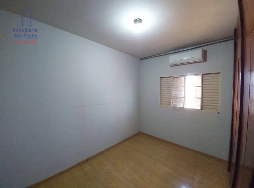 Sobrado com 3 quartos à venda, 150m2 em Fernandopolis - SP - imagem 8 Foto 8 de Sobrado com 3 quartos à venda, 150m2 em Fernandopolis - SP