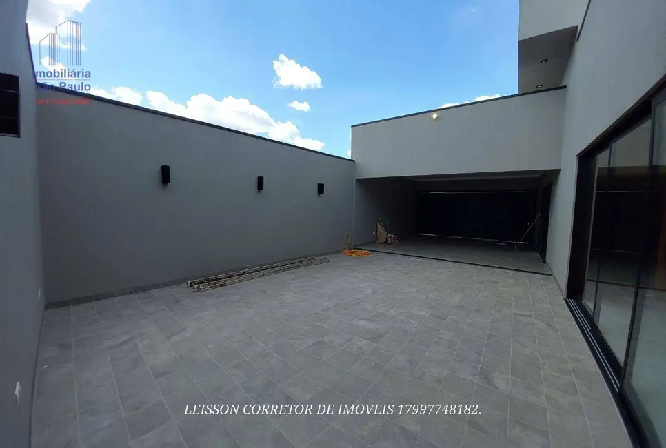 Foto 2 de Casa com 3 quartos à venda, 253m2 em Fernandopolis - SP