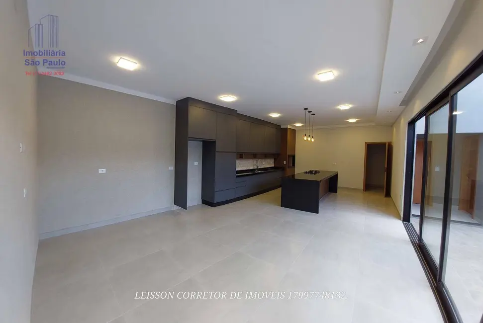 Foto 1 de Casa com 3 quartos à venda, 253m2 em Fernandopolis - SP