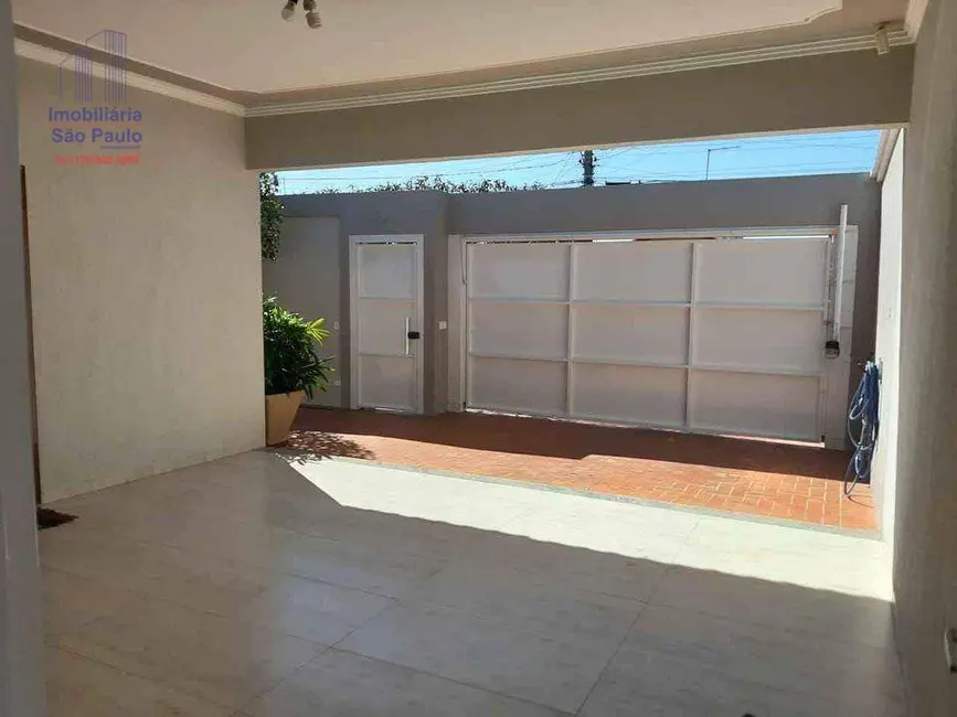 Foto 2 de Casa com 3 quartos à venda, 550m2 em Fernandopolis - SP