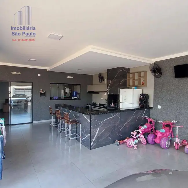 Foto 1 de Casa com 3 quartos à venda, 253m2 em Fernandopolis - SP