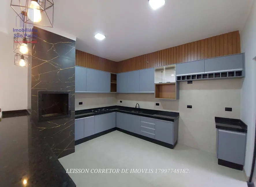 Foto 1 de Casa com 3 quartos à venda, 250m2 em Fernandopolis - SP