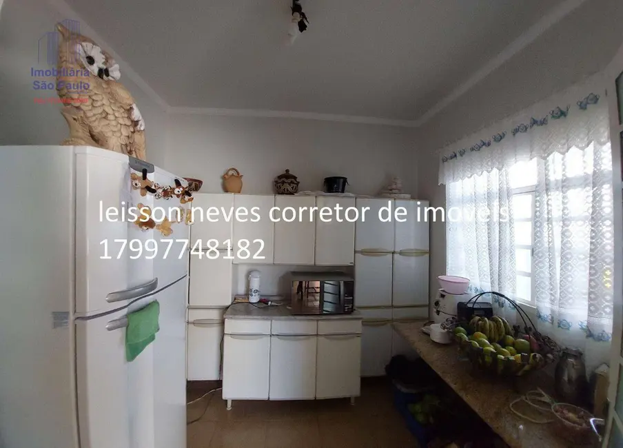 Casa com 3 quartos à venda, 200m2 em Fernandopolis - SP - imagem 8 Foto 8 de Casa com 3 quartos à venda, 200m2 em Fernandopolis - SP