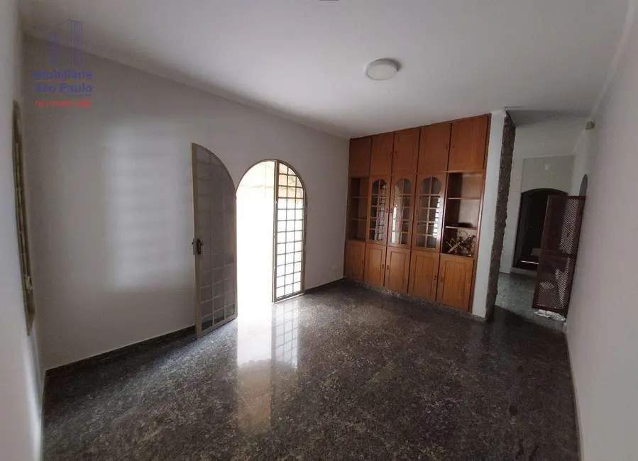 Casa com 3 quartos à venda, 600m2 em Fernandopolis - SP - imagem 4 Foto 4 de Casa com 3 quartos à venda, 600m2 em Fernandopolis - SP