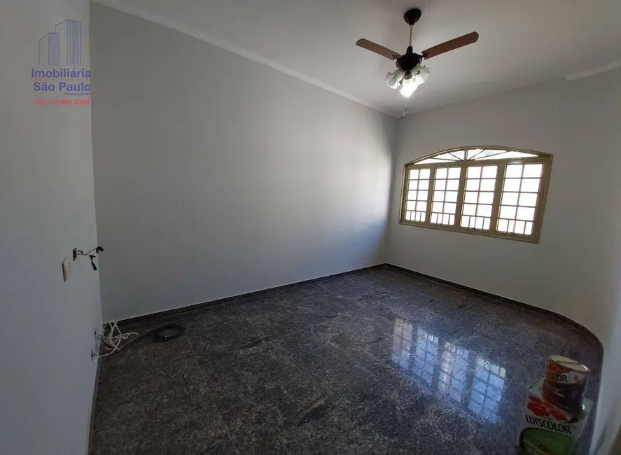 Casa com 3 quartos à venda, 600m2 em Fernandopolis - SP - imagem 3 Foto 3 de Casa com 3 quartos à venda, 600m2 em Fernandopolis - SP