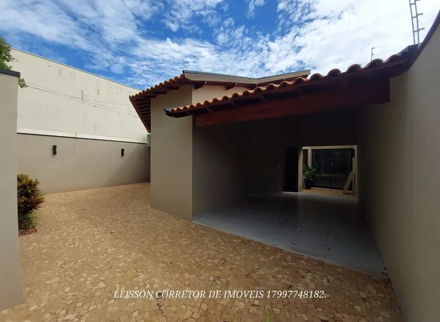 Foto 1 de Casa com 3 quartos à venda, 253m2 em Fernandopolis - SP