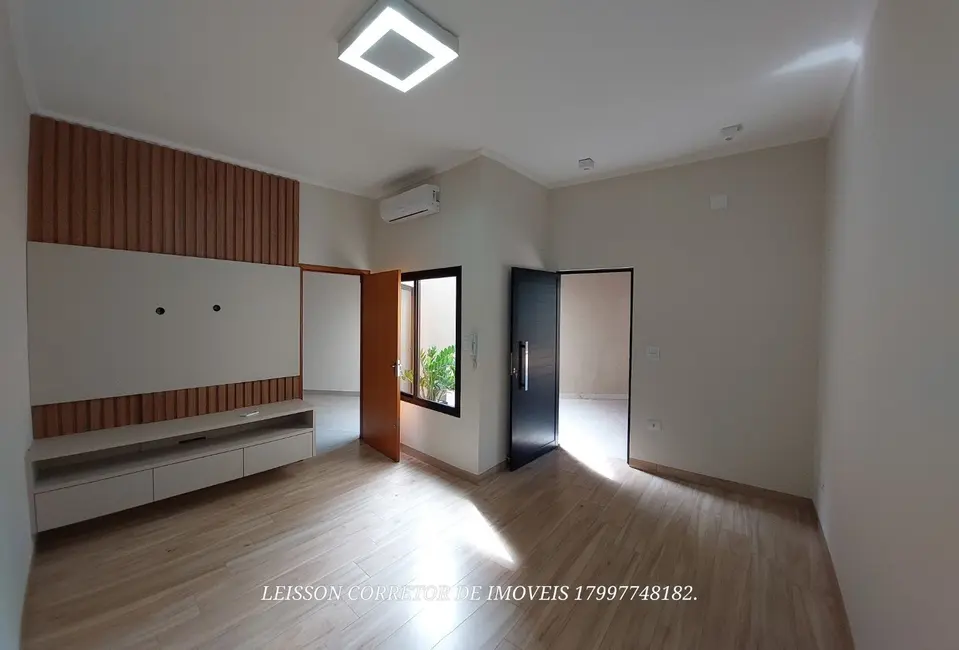 Foto 2 de Casa com 3 quartos à venda, 253m2 em Fernandopolis - SP