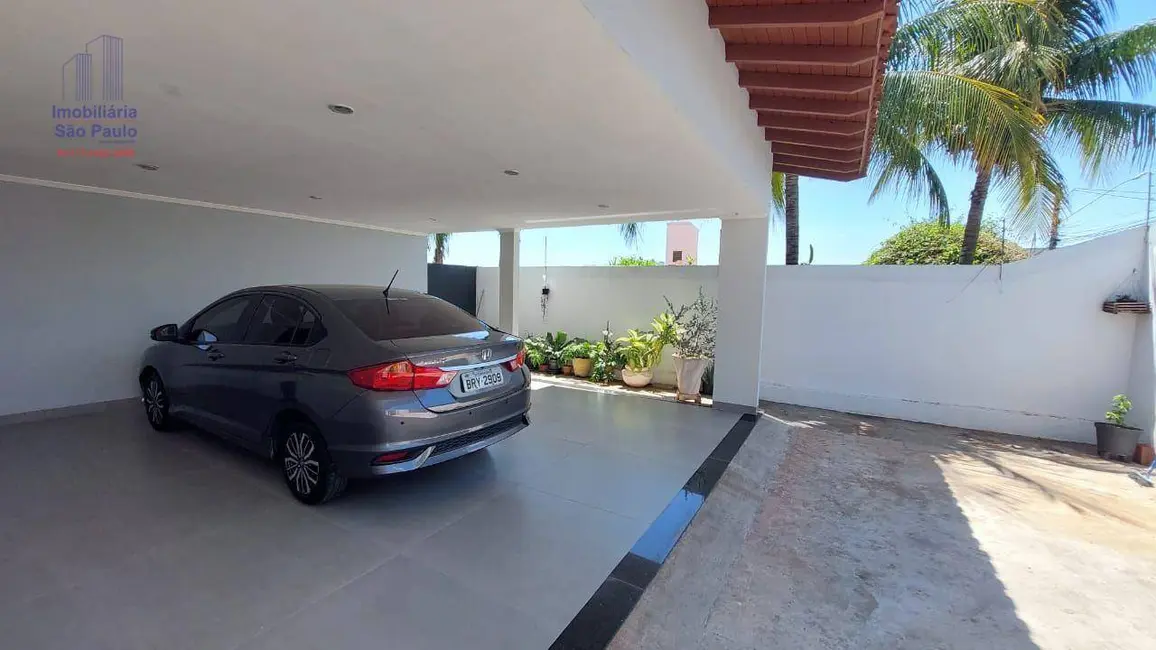 Foto 2 de Sobrado com 4 quartos à venda em Fernandopolis - SP