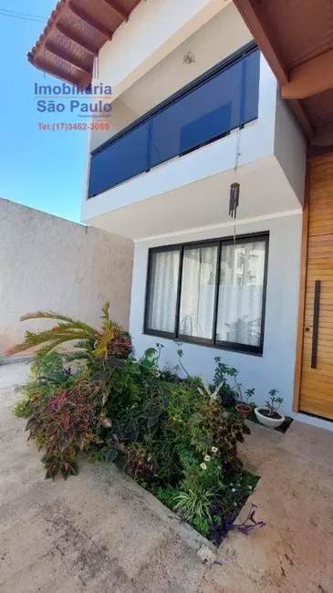 Foto 1 de Sobrado com 4 quartos à venda em Fernandopolis, SP