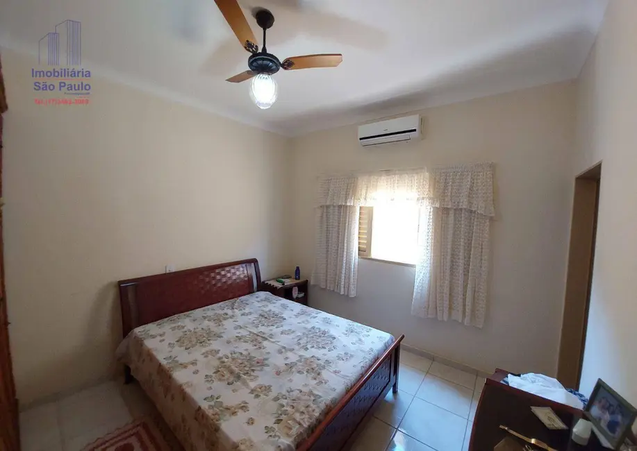 Foto 3 de Casa com 3 quartos à venda, 400m2 em Fernandopolis - SP