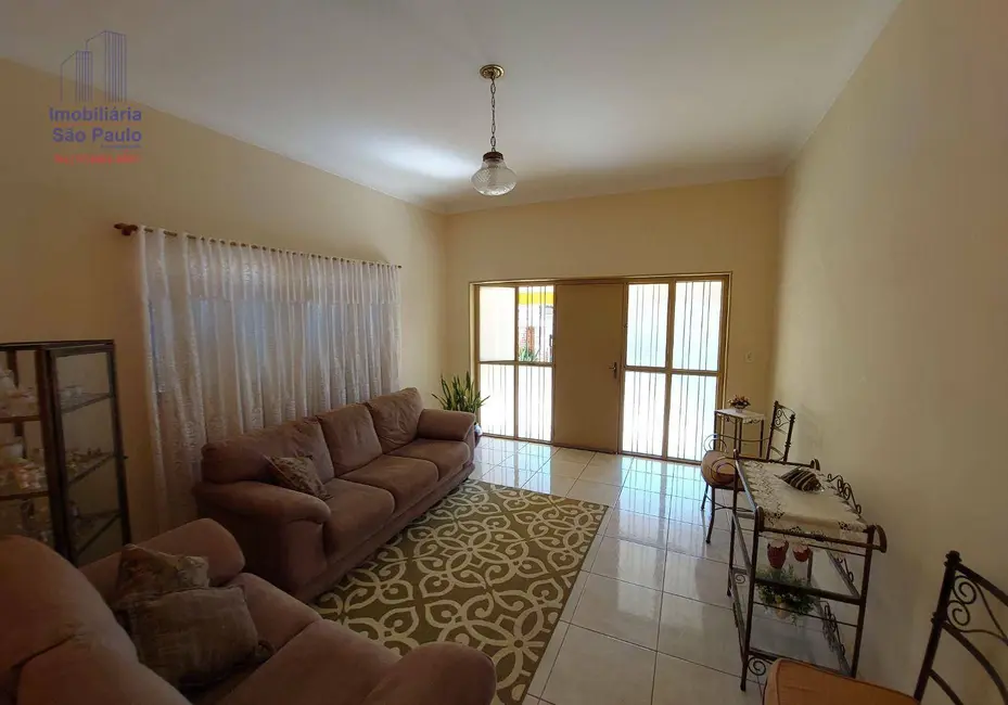 Foto 1 de Casa com 3 quartos à venda, 400m2 em Fernandopolis - SP